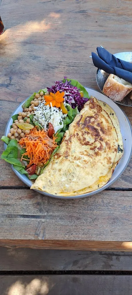 Korsisches Omelette Mit Ziegenkäse Und Minze Und Genialem Kichererbsen Salat